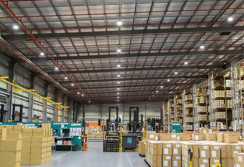 Warehouse Lighting Upgrade: Application of XJ-HBF240W UFO High Bay Lights in a Large Warehouse