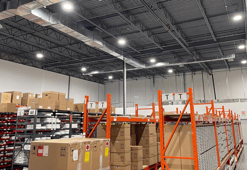 Warehouse Energy-Efficient Lighting Solution: Adopts XJ-HBC200W UFO High Bay Lights