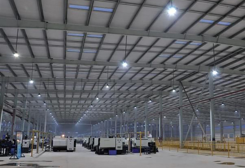 Energy-Efficient Lighting Solution: XJ-HBF200W UFO High Bay Lights Illuminate a Large Factory