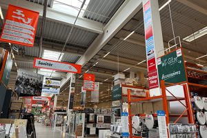 LED Lighting Solutions in Action: SEEKING HLS S...