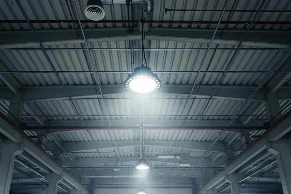 UFO High Bay LED Lights Built for Long-Hour Ind...