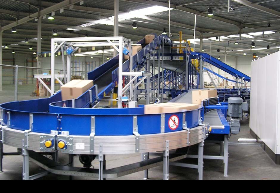 LED High Bay Lighting for Logistics Warehouse: HBS 150W Upgrade at TNT Germany（images 3）