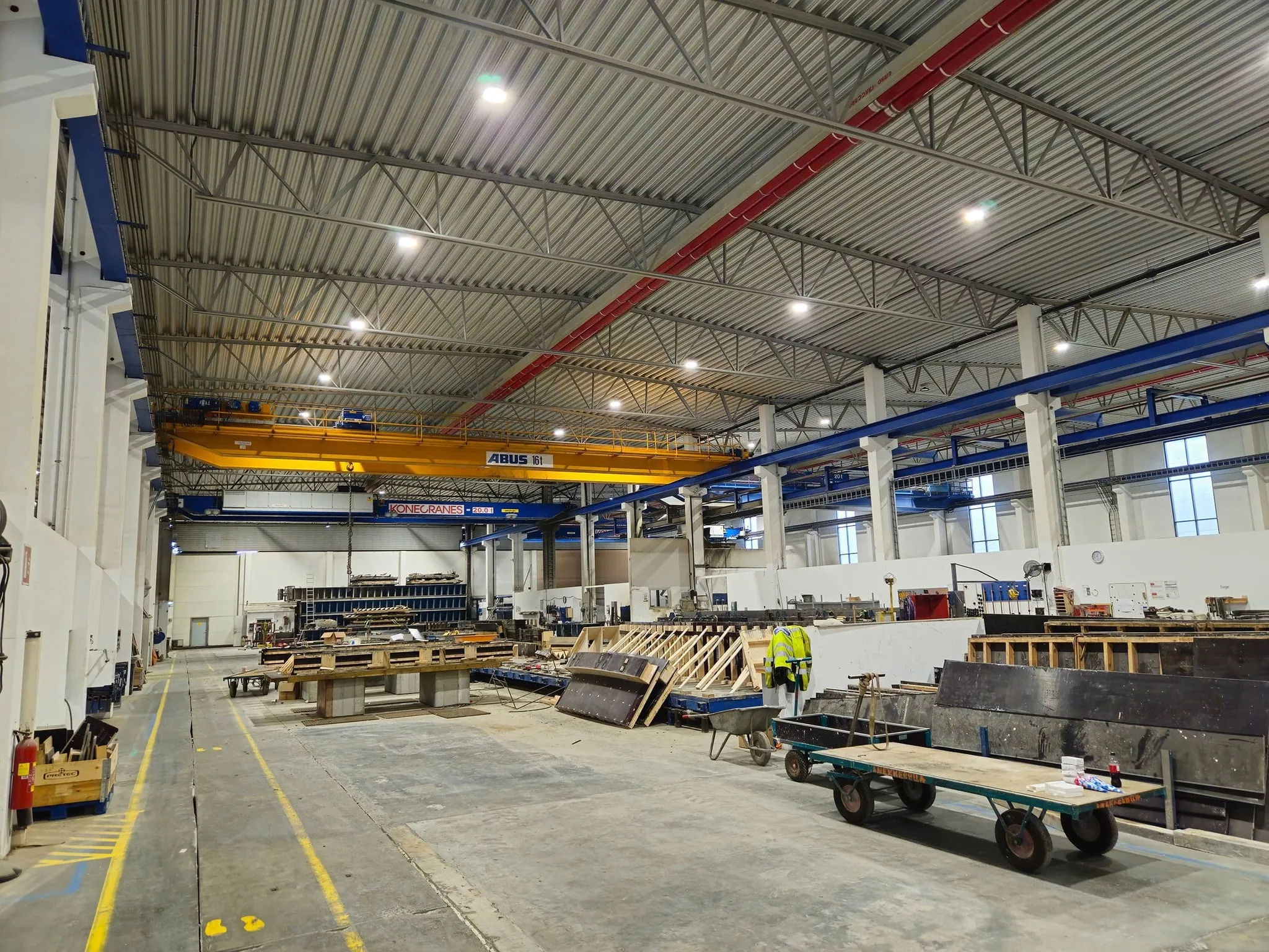 LED High Bay Lighting for Concrete Factory: HBF 150W Retrofit in Sweden（images 4）