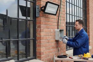 How to Connect LED Flood Light？