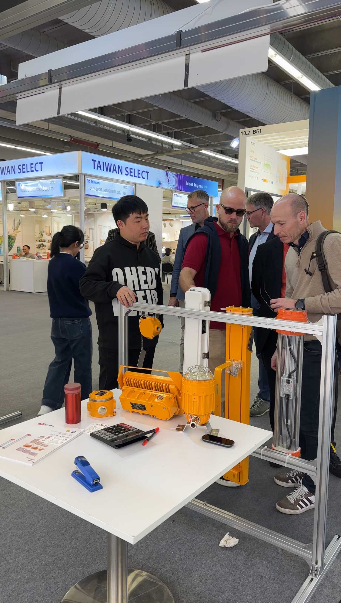 Light + Building 2026 Day 2 &ndash; SEEKINGLED Booth is Packed!（images 6）