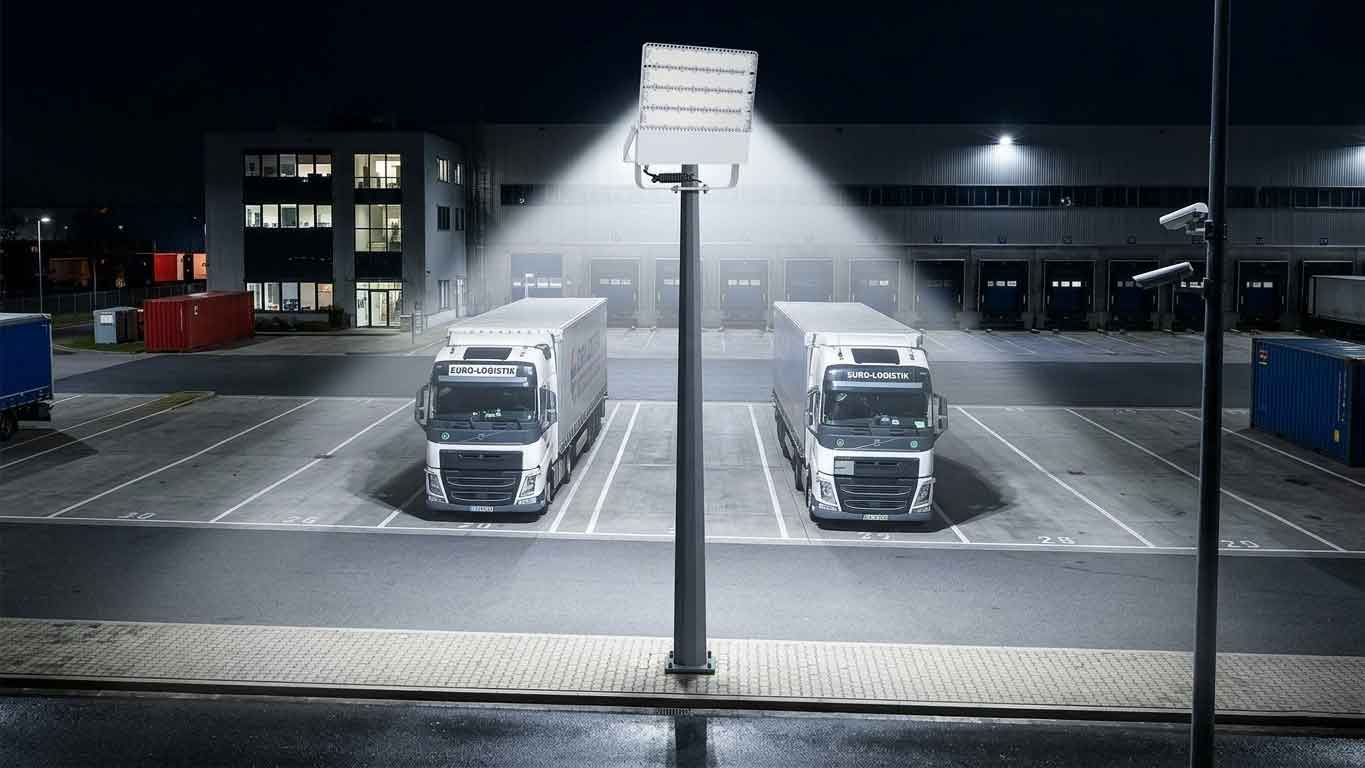 led flood light with lens: engineered beam control for real-world lighting（images 1）