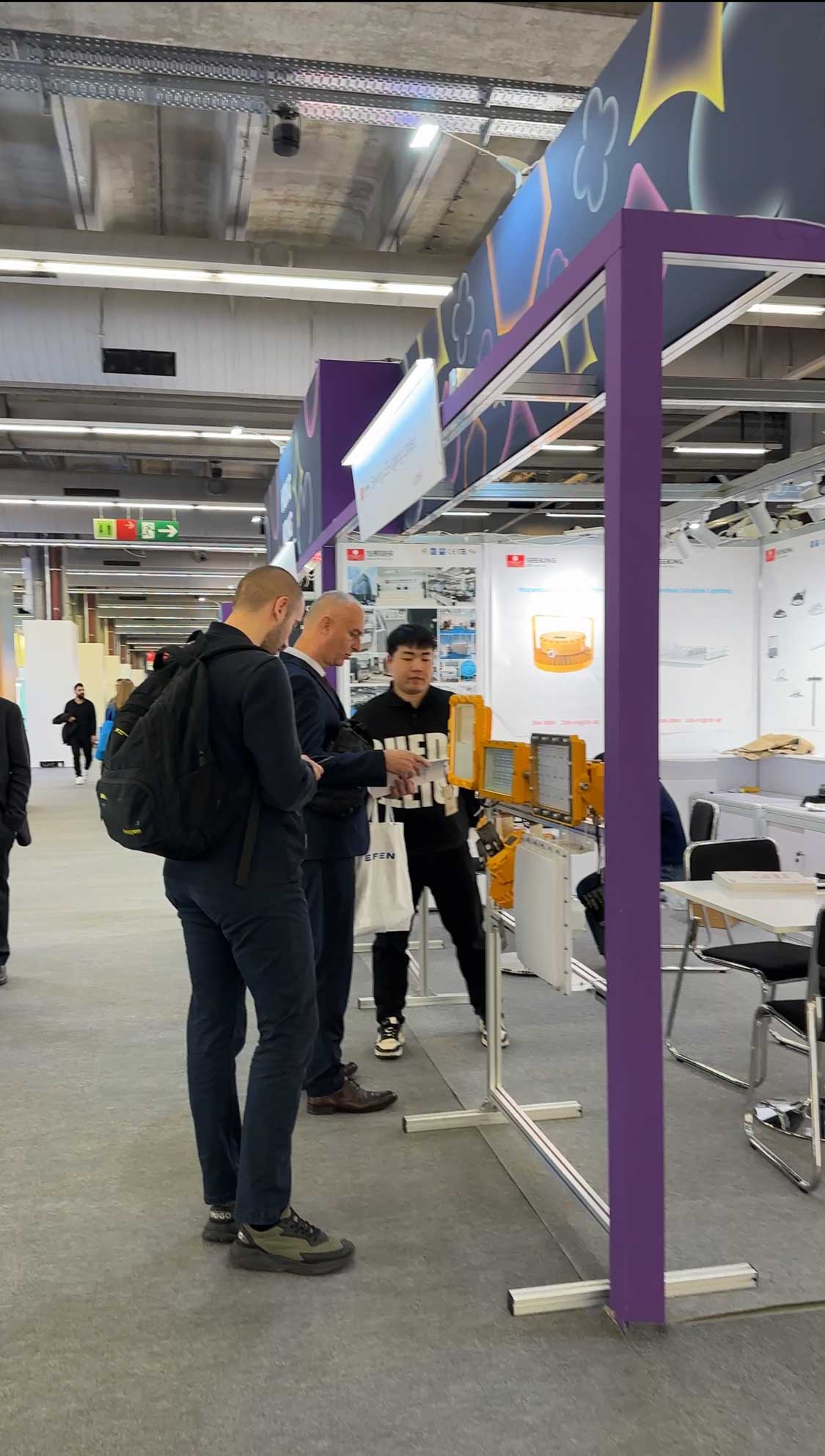 Light + Building 2026 Day 2 &ndash; SEEKINGLED Booth is Packed!（images 1）