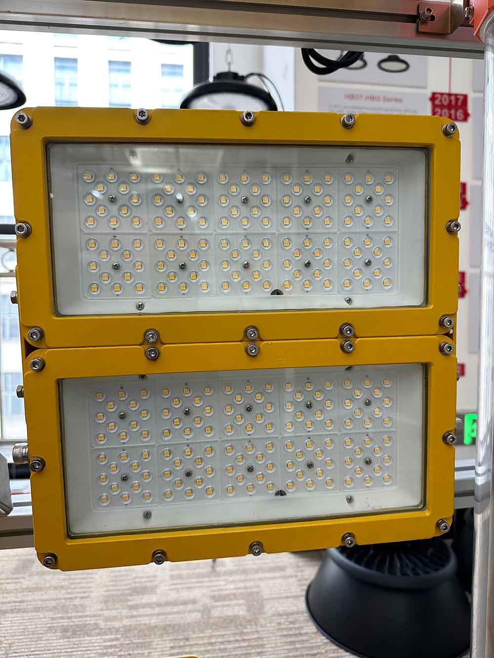 Explosion Proof Flood Light Used in Hazardous Industrial Sites（images 3）