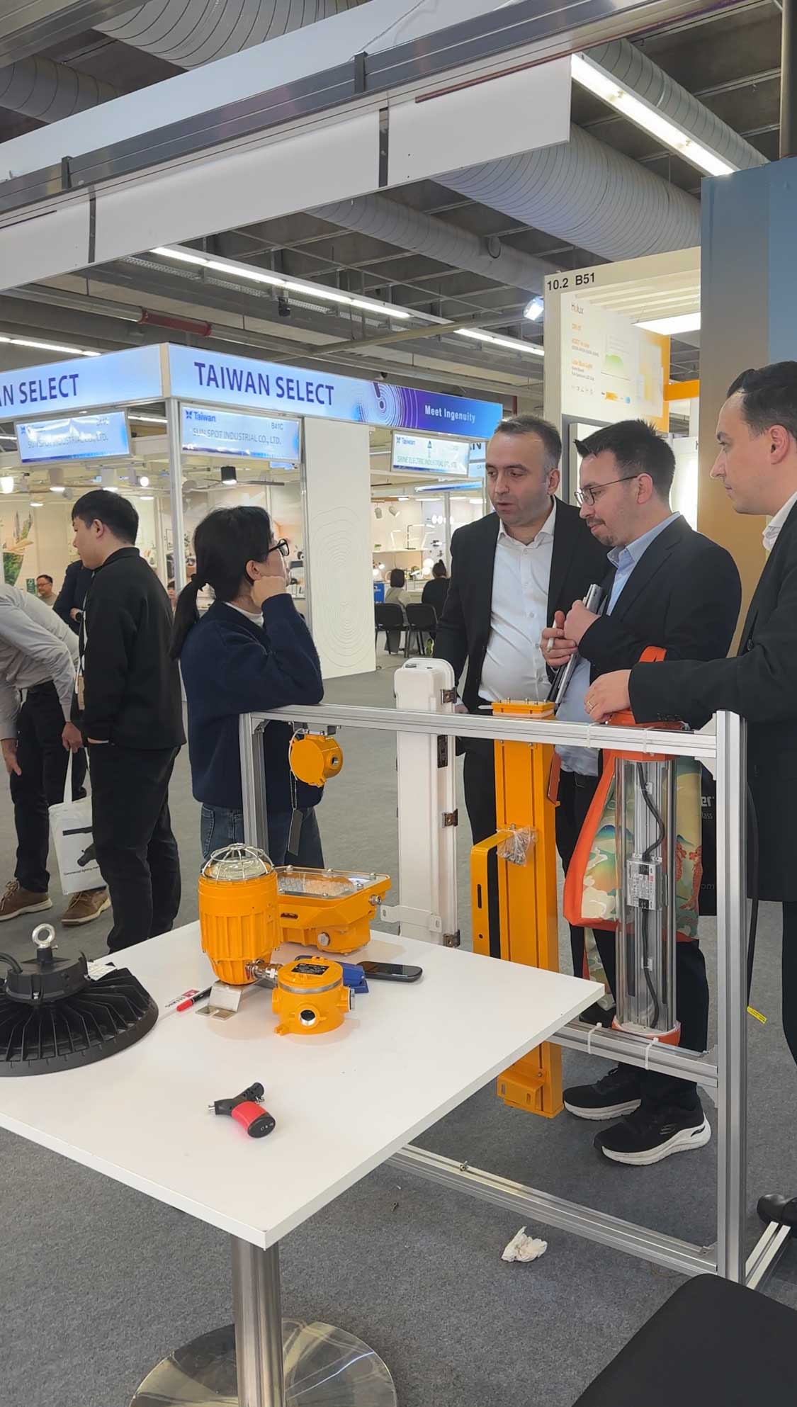 Light + Building 2026 Day 2 &ndash; SEEKINGLED Booth is Packed!（images 3）