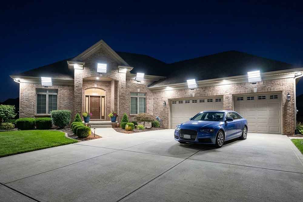 Outdoor Flood Light Bulbs LED (What Actually Wo...