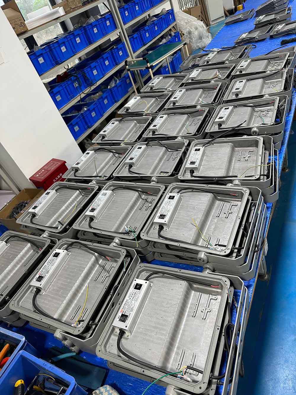 FLE Series Commercial Flood Light &middot; 1000 units in urgent production（images 1）