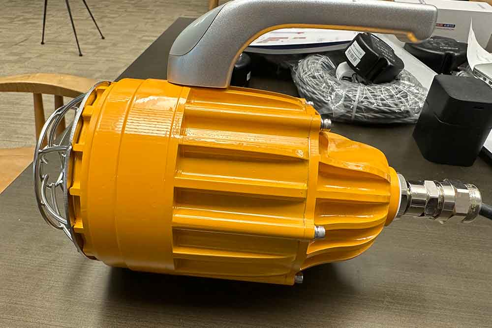 Hazardous Area Working Lights in Real Industria...