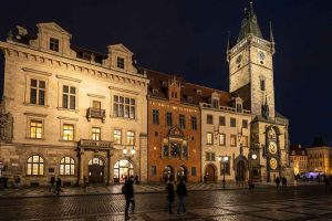 Flood vs Spot Light: What Actually Works in Rea...