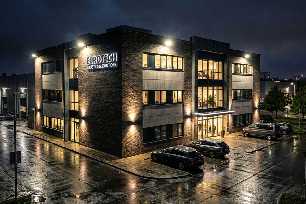 Can You Use Indoor LED Flood Lights Outdoor? (R...