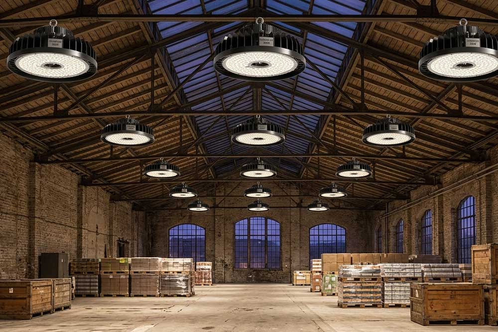 how much power does a 200w led light use?